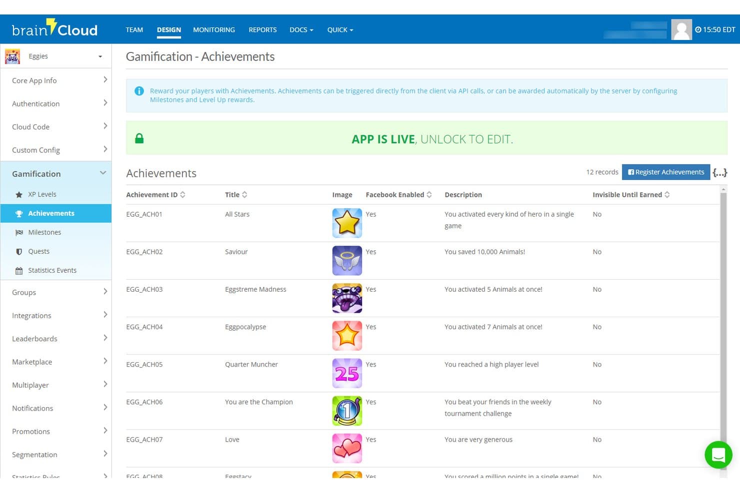 Panel de brainCloud que muestra una lista de 12 logros de gamificación con iconos y descripciones.