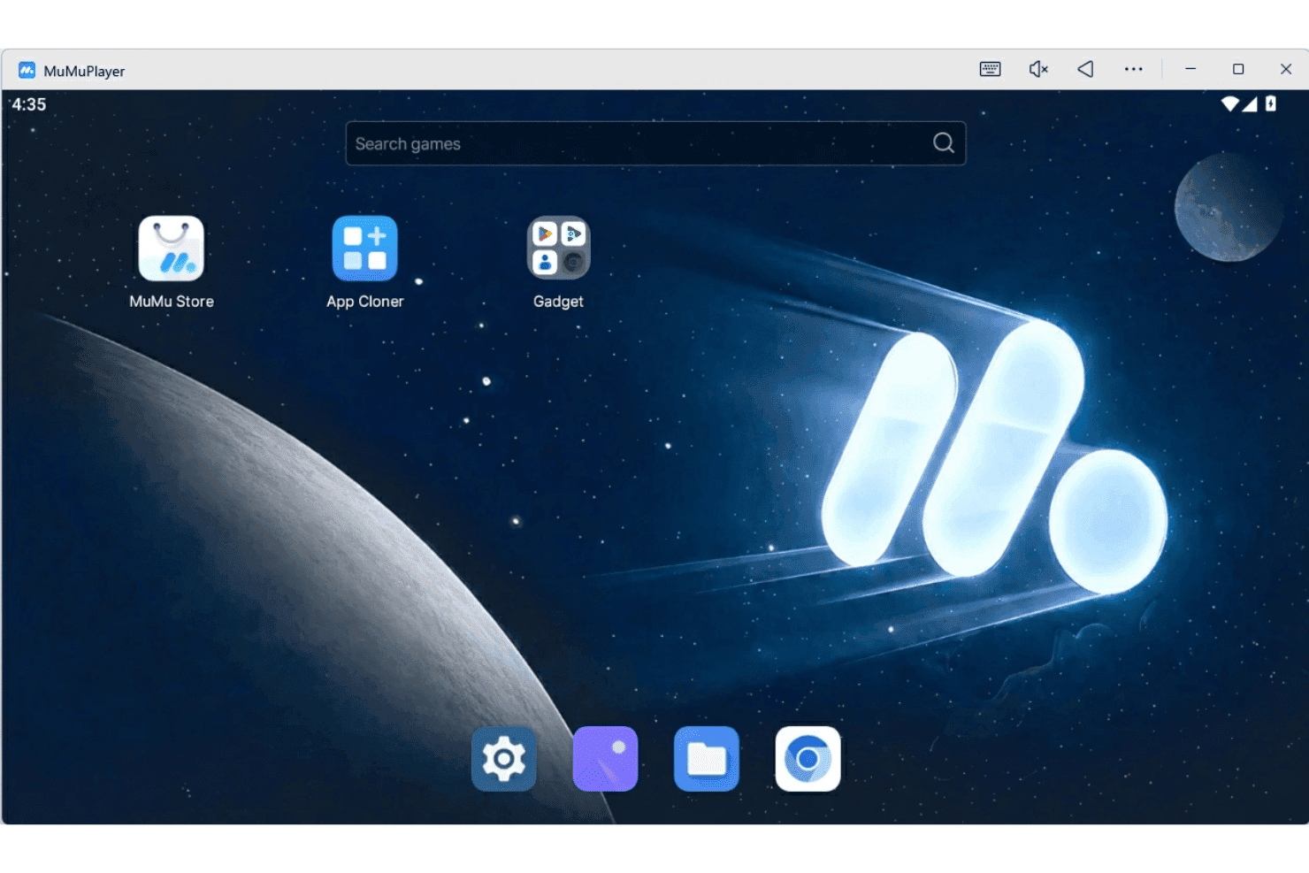 MuMuPlayers startskærm i Android-emulatoren med appikoner og baggrund med rumbillede.