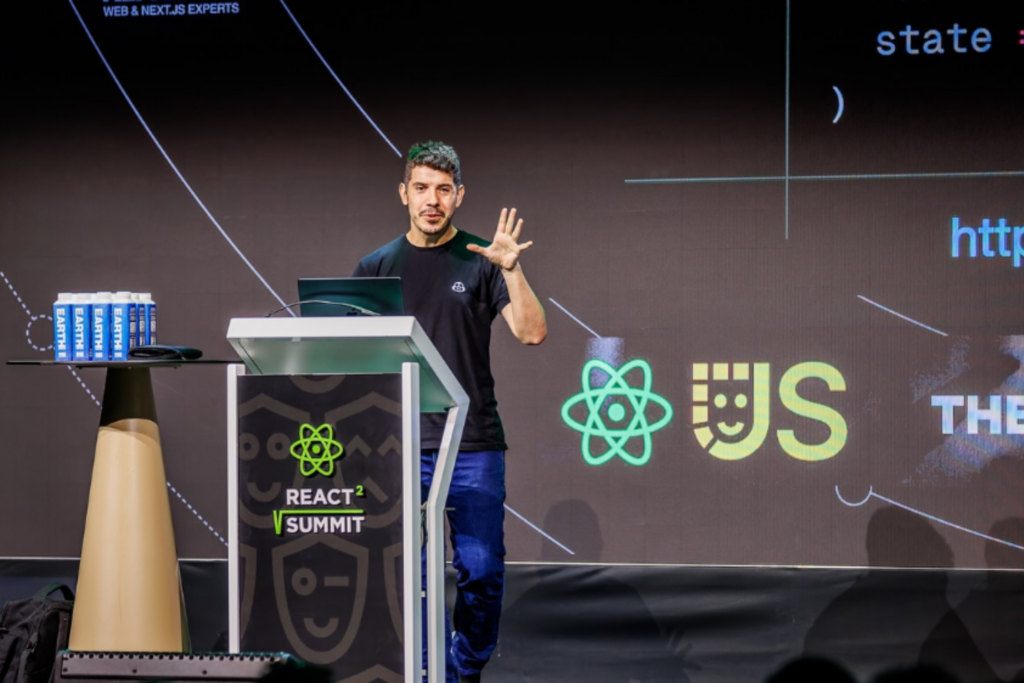 Miguel Ángel Durán García, Software Engineer and Web Developer, speaking at the React Summit 2025