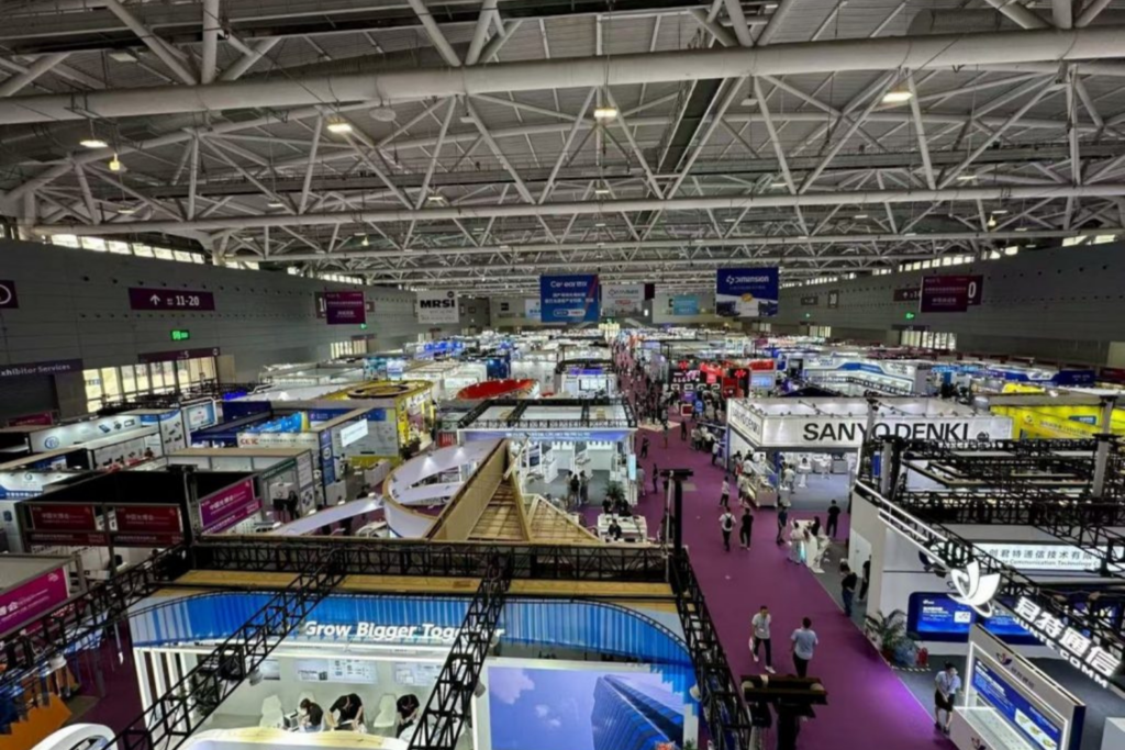Screenshot of the CIOE exhibition hall